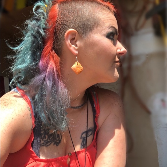 Posher, Maggie Liz! - Picture 2 of 8